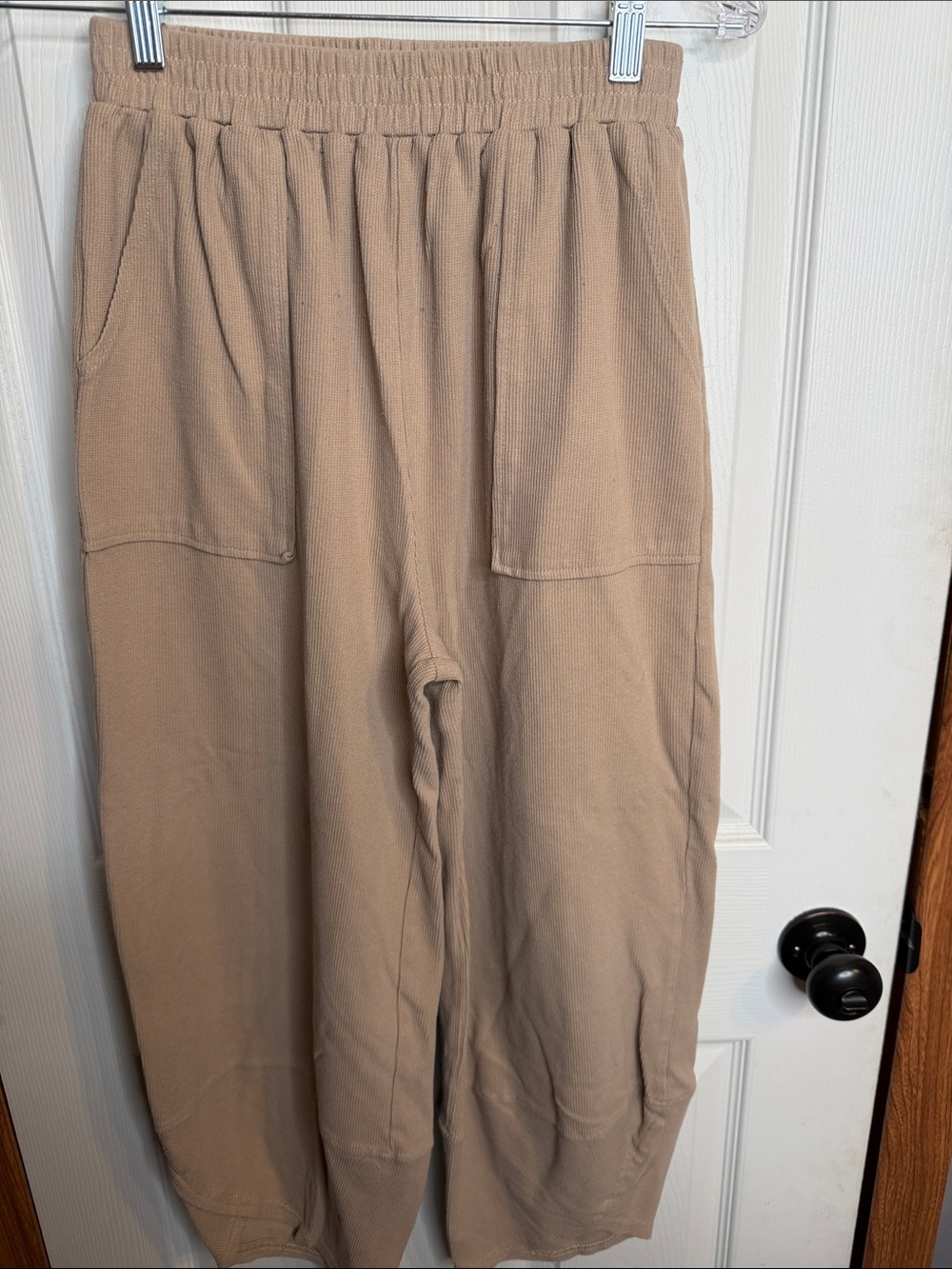 Women’s Victoria Secret Elastic-Waist Casual Pants in Tan